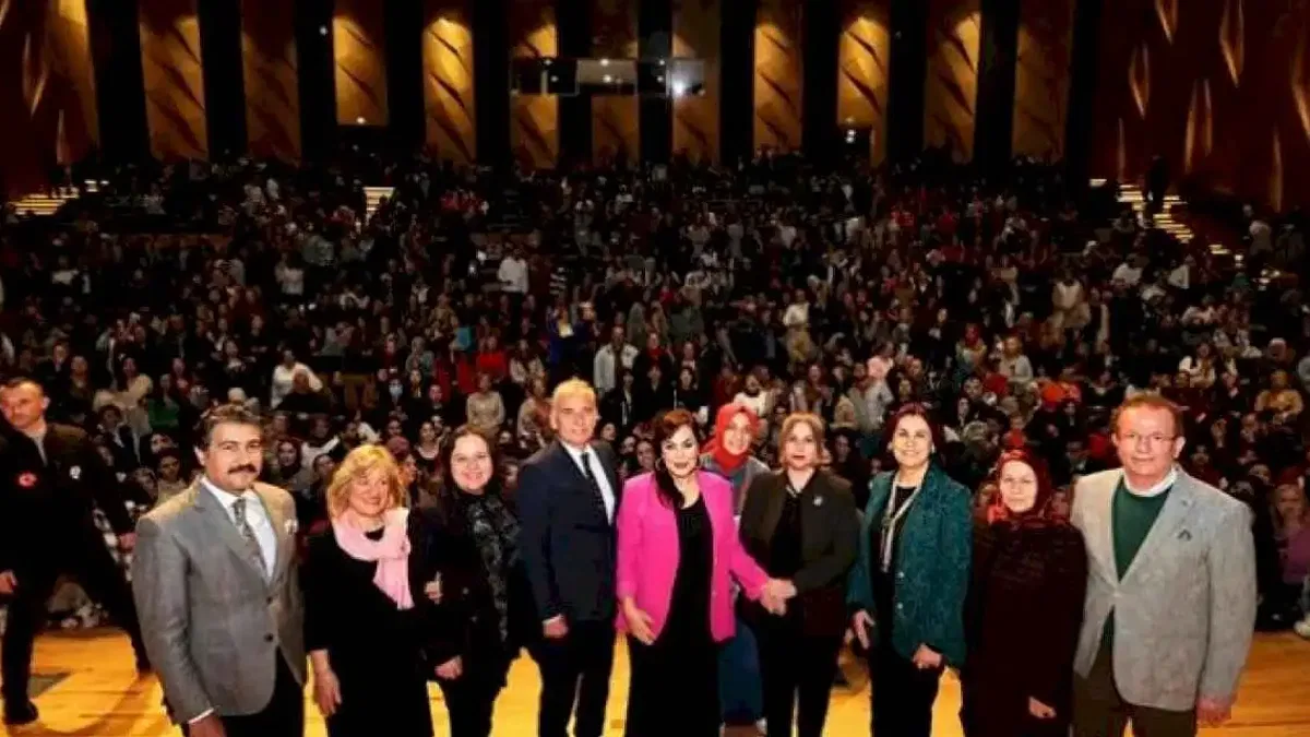 Türkan Şoray üreten kadınlar için geldi