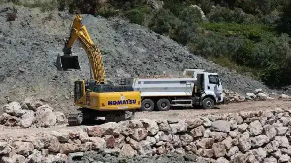 Muğla Seydikemer’de heyelan yaraları sarılıyor