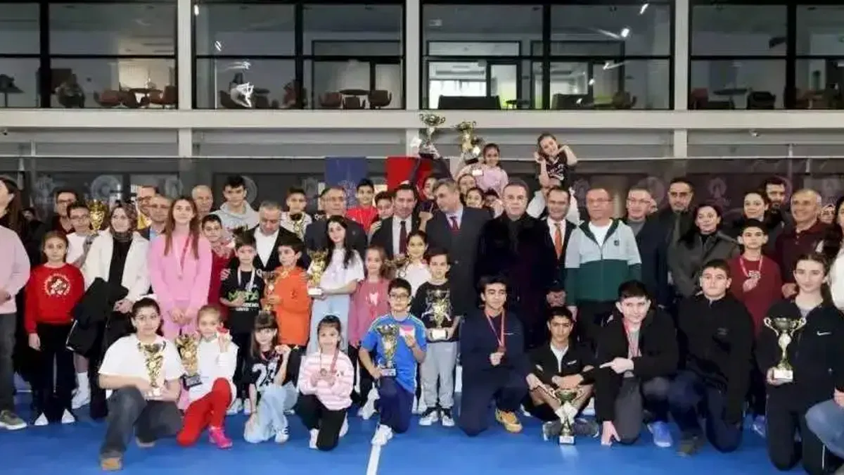 Konya Karatay'da tenis heyecanı ödülle taçlandı