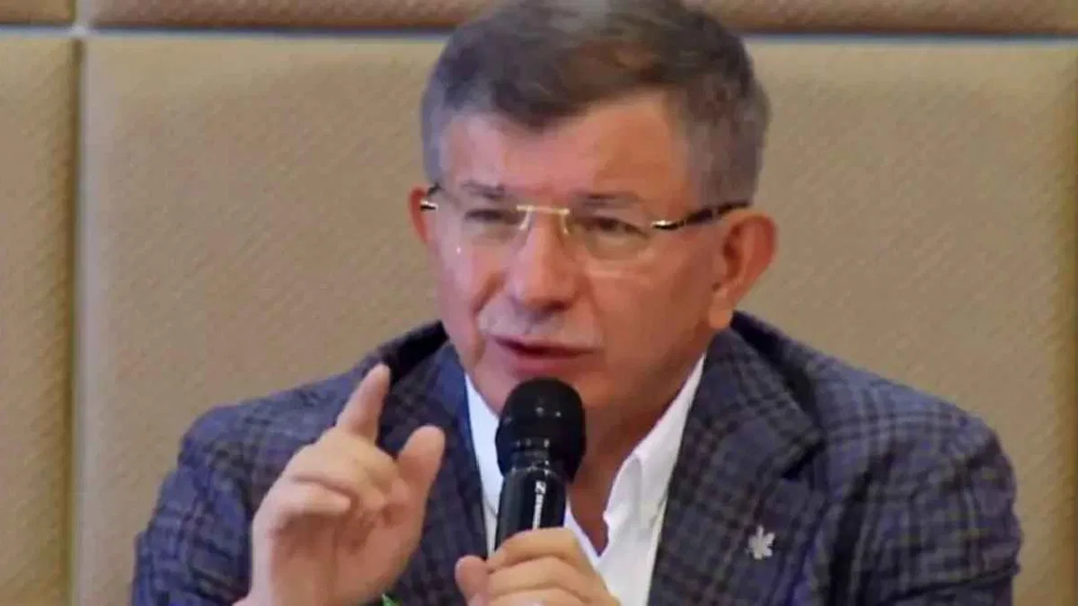 Davutoğlu’na Cumhurbaşkanına Hakaret Soruşturması