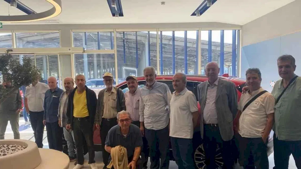65 yaş üstü çınarların TOGG keyfi