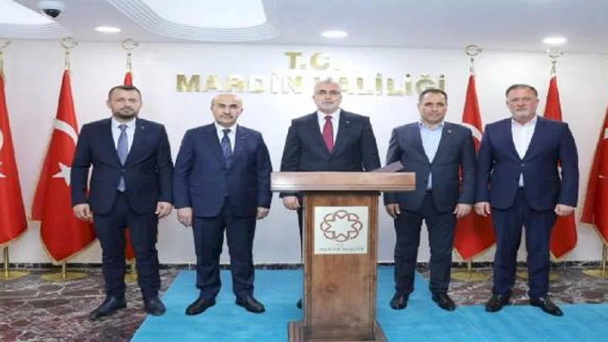 Çalışma Bakanı Vedat lşıkhan Mardin'de