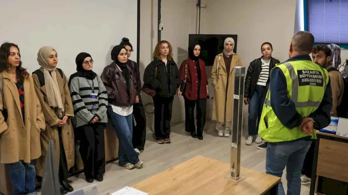 Geleceğin hekimleri Sakarya'da suyun yolculuğunu izledi
