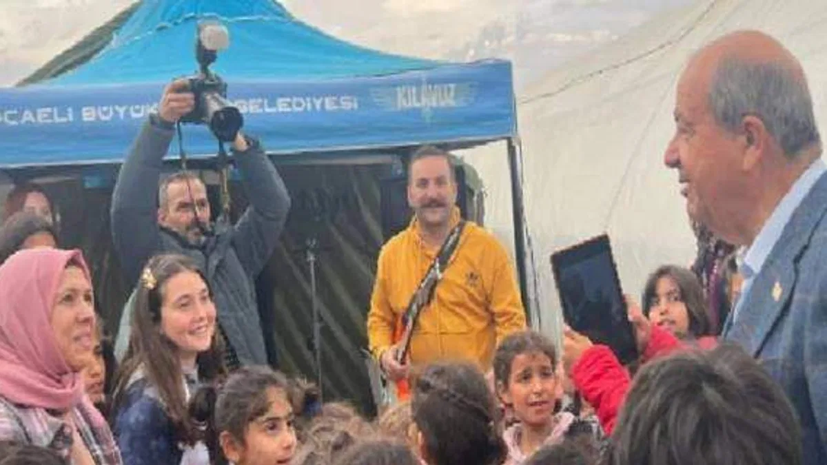 KKTC Cumhurbaşkanı Tatar'dan çadır kent ziyareti
