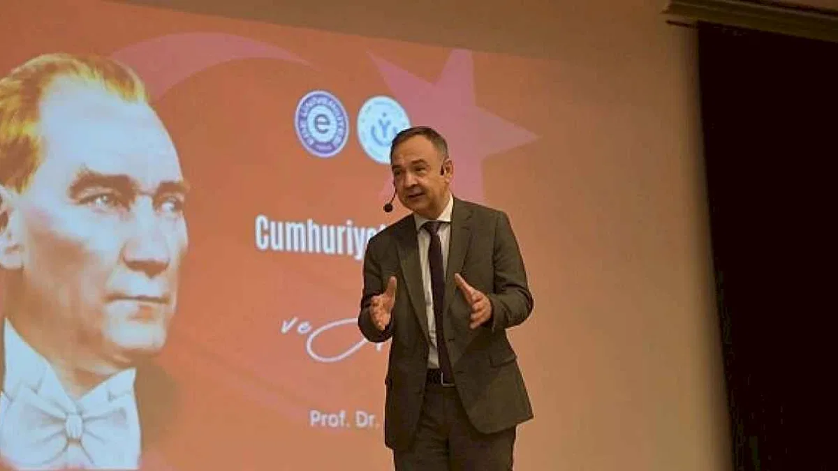 Prof. Dr. Hasan Mert, "Cumhuriyet'e Giden Yol"u anlattı