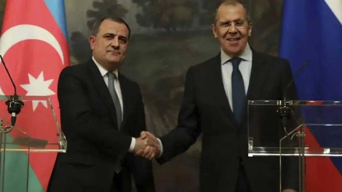 Lavrov ve Bayramov, Ermenistan-Azerbaycan sınırındaki çatışmaları görüştü