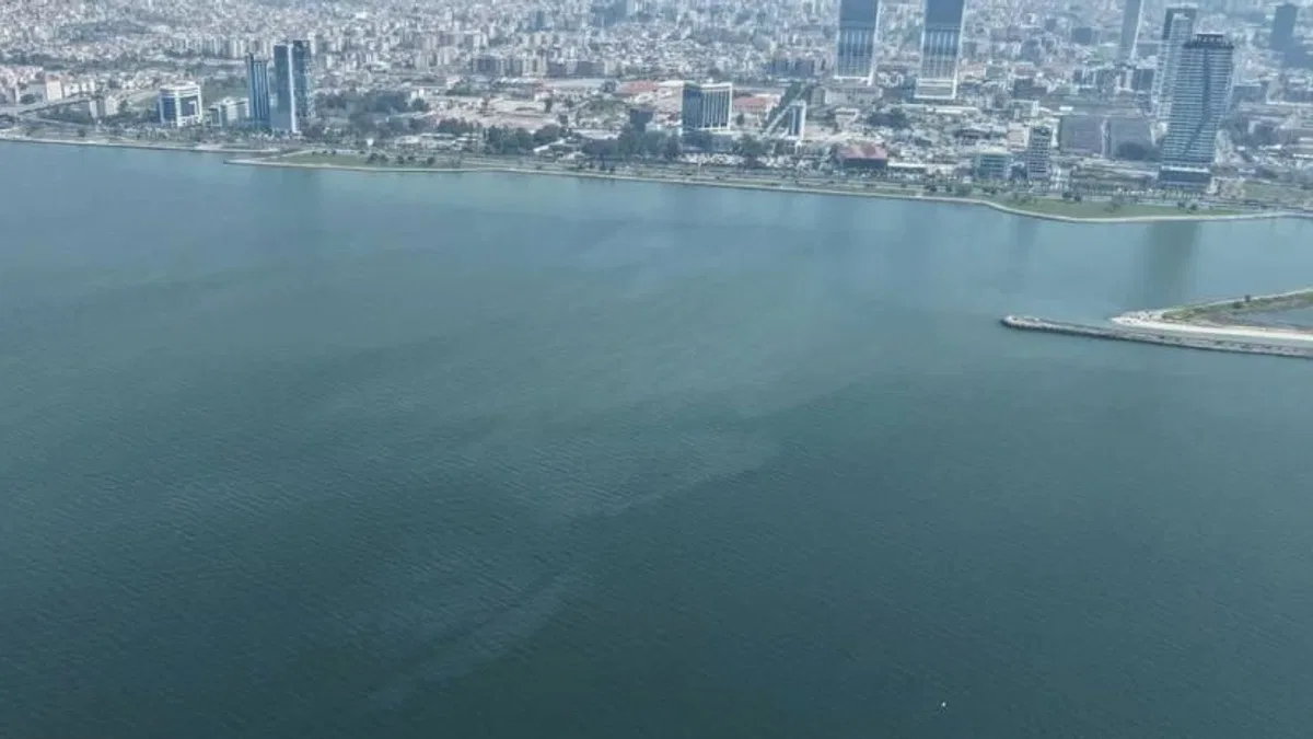 İzmir Körfezi’nde dış kaynaklı kirlilik sürüyor