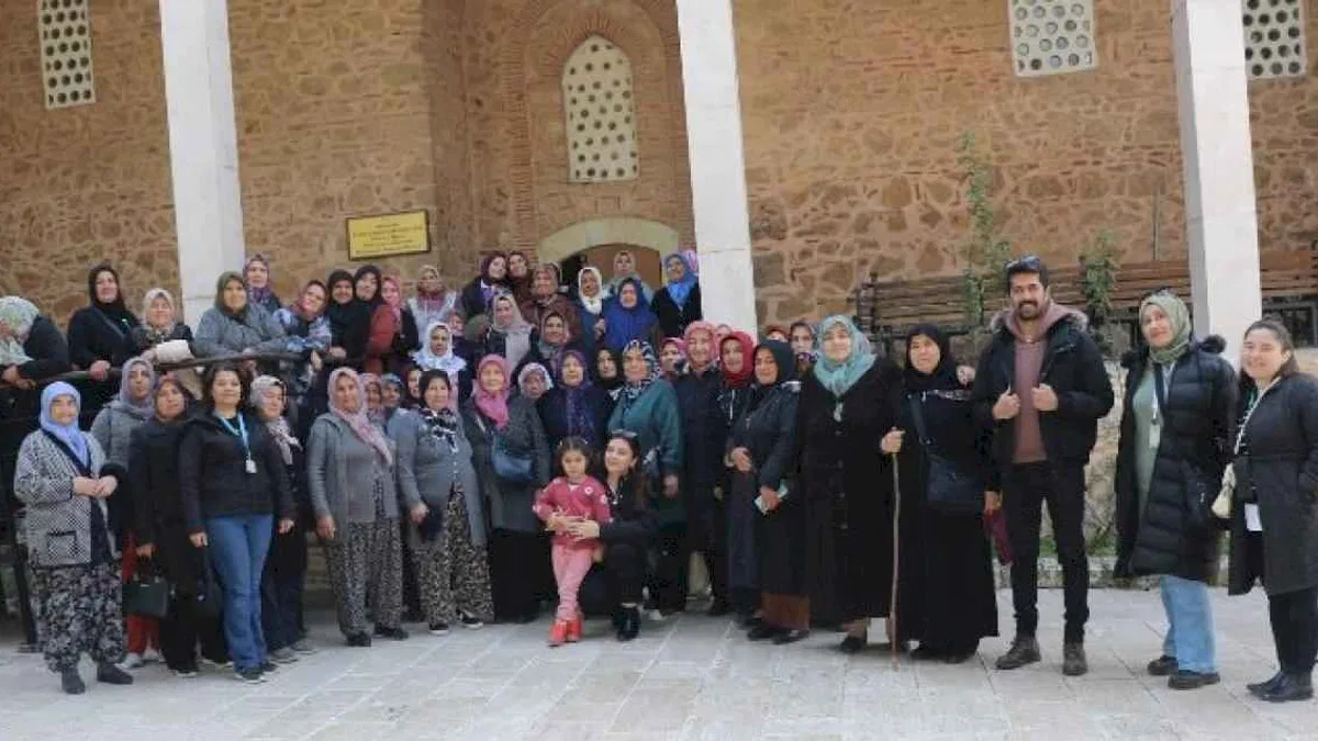 Kulalı kadınlar Manisa'da ağırlandı