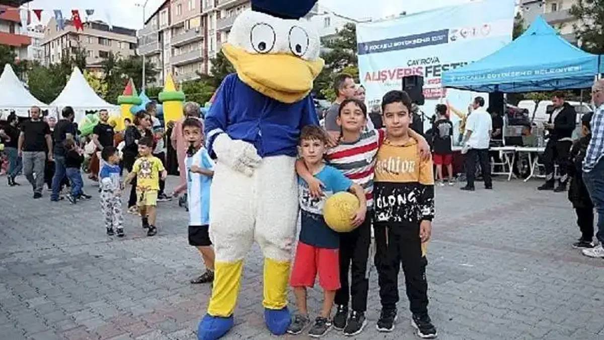 Alışveriş Festivali Şenliği Çayırova'da Devam Ediyor