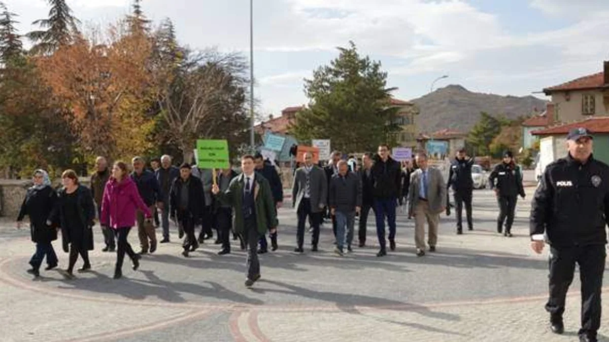 Sivrihisar'da obezite ve diyabete dikkati çekmek için yürüyüş düzenlendi