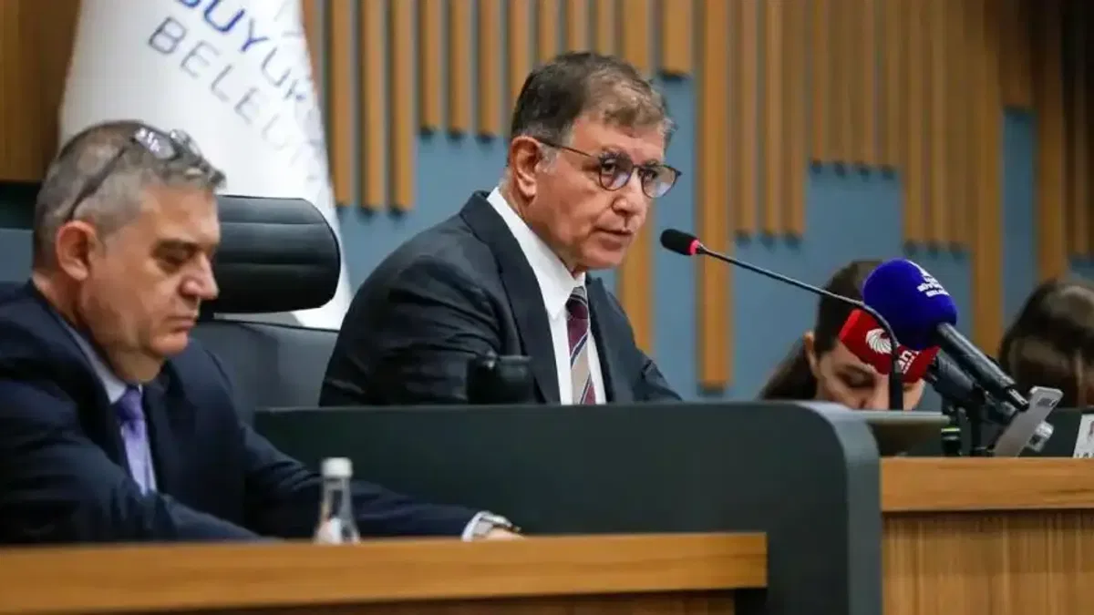 Başkan Tugay: Çöpün siyaseti olmaz