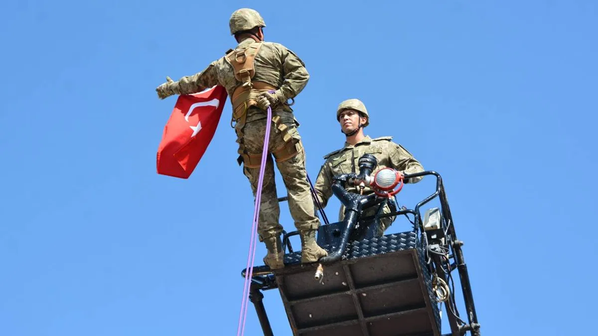 Türk Kara Kuvvetleri'nin 2235'inci kuruluş yılı 4'üncü Komando Tugayı'nda kutlandı