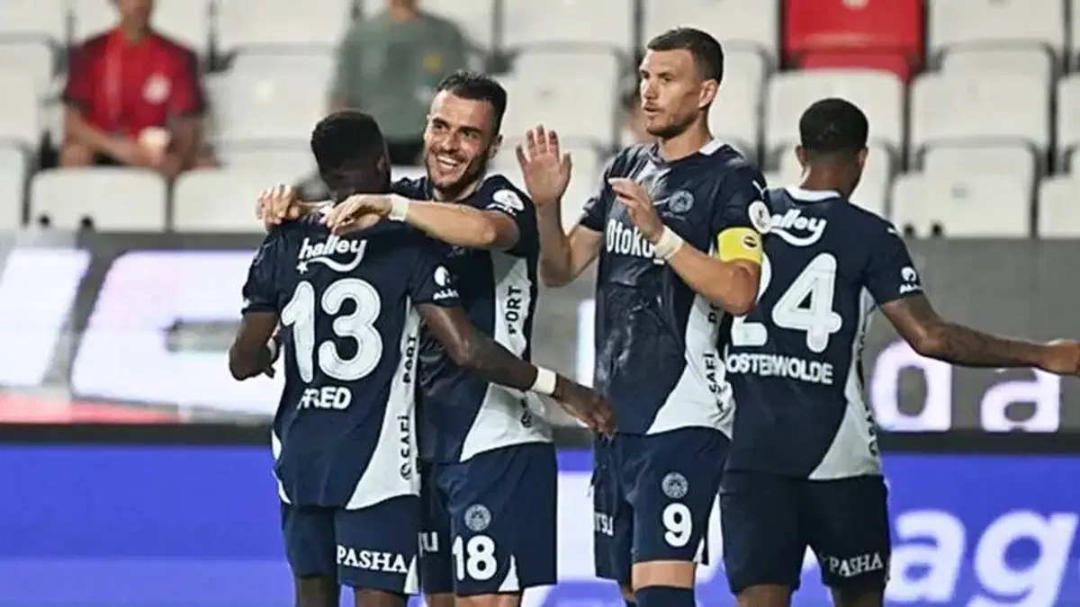 Antalyaspor 0 - 2 Fenerbahçe (Maç Sonucu) Antalya'da kazanan Fenerbahçe