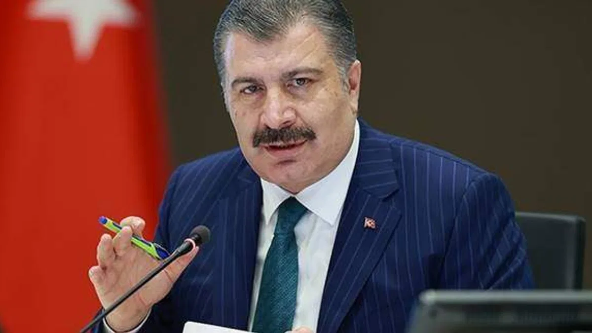 Sağlık Bakanı Koca'dan asistan hekimlerin nöbet sayılarıyla ilgili açıklama