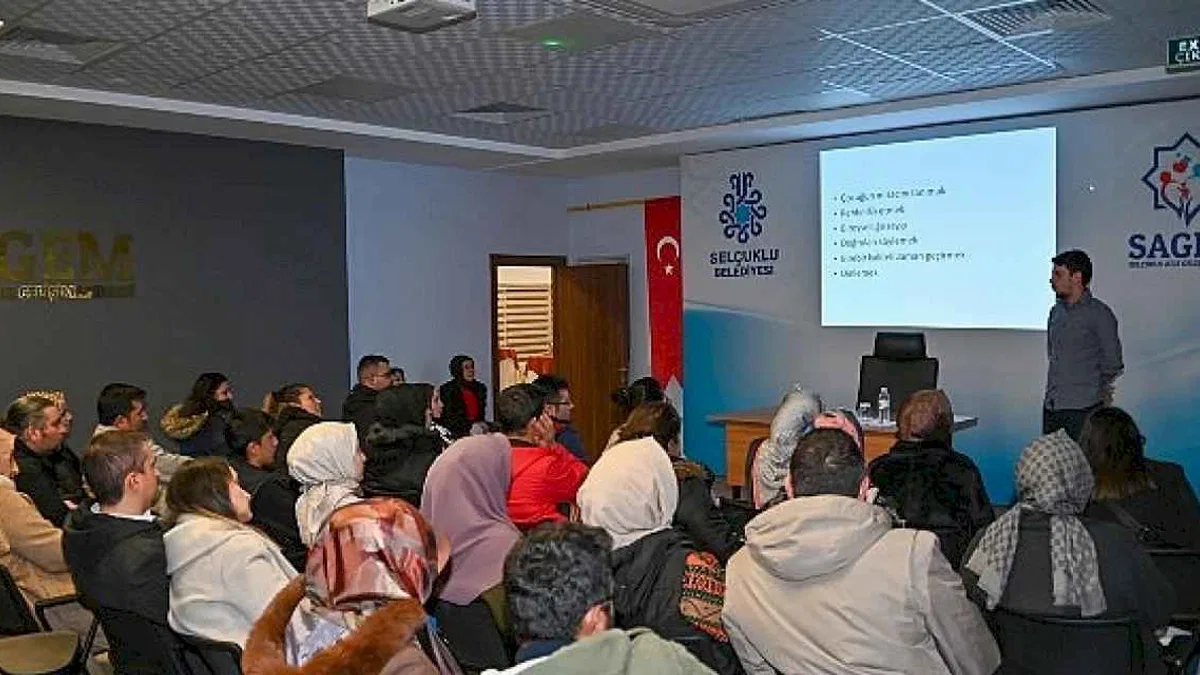 Selçuklu Aile Gelişim Merkezi (SAGEM) tarafından ailelere yönelik olarak "Çocukla İletişim ve Çiftler Arasında Etkili İletişim" konulu seminer düzenlendi.