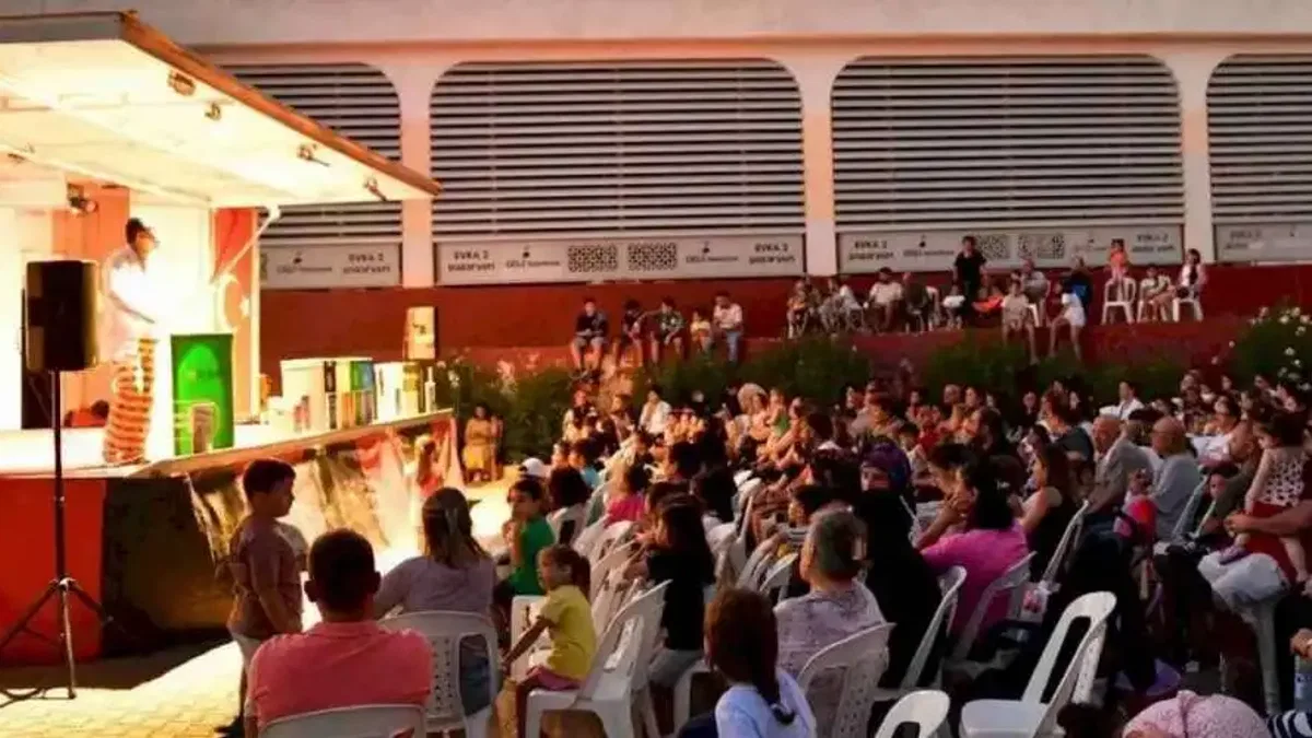 İzmir Çiğli’de yaz akşamları tiyatroyla şenleniyor