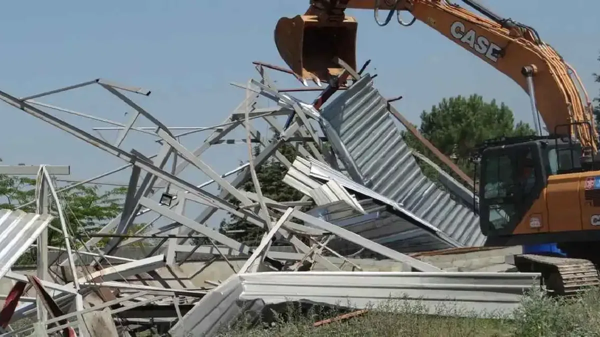 İzmir Ömerli'de kaçak yapıya geçit yok
