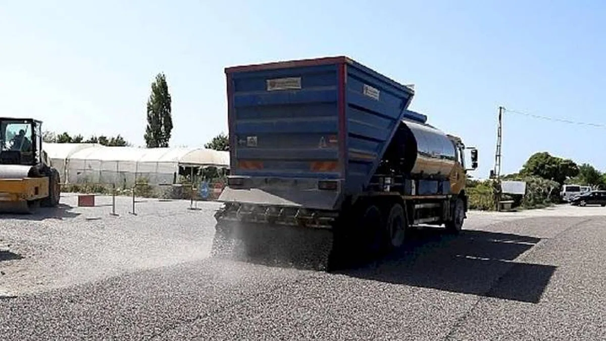 Burhaniye Belediyesi Fen İşleri Müdürlüğü Ekipleri Aralıksız Çalışmaya Devam Ediyor