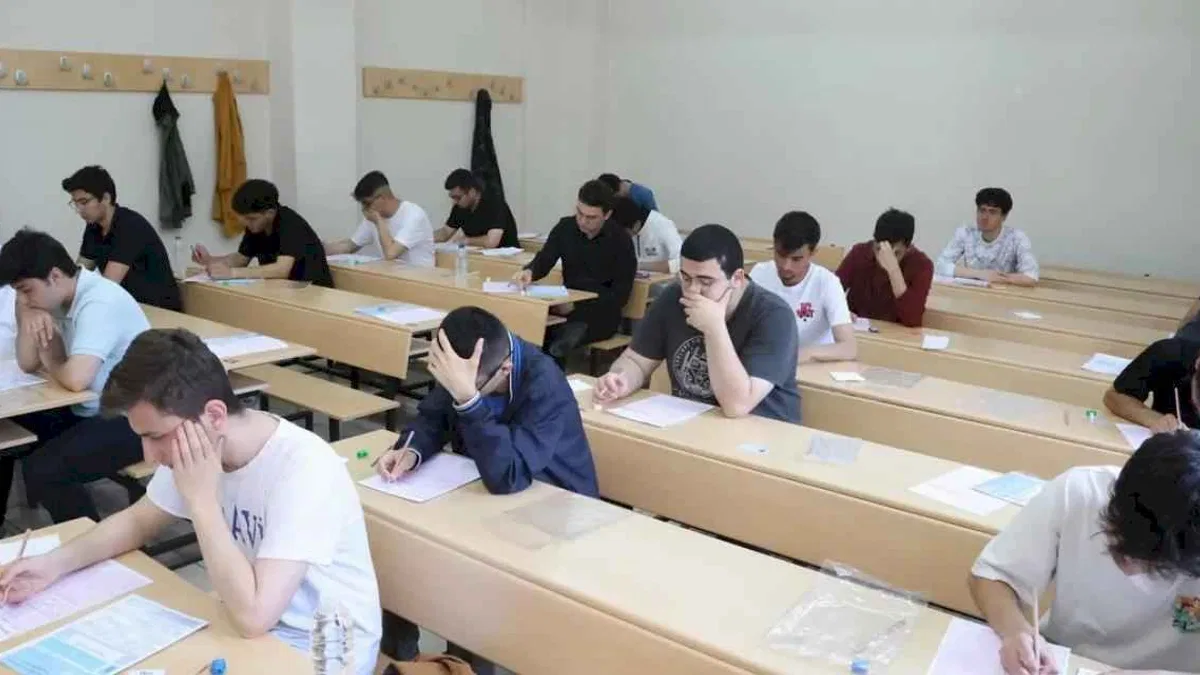 2025 YKS sınavları tamamlandı... 2,5 milyon öğrenci ter döktü