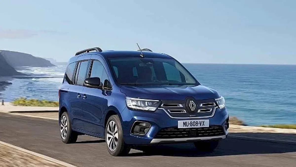 Renault, Yenilenen Hafif Ticari Ailesiyle Ticari Pazarında Atağa Geçiyor