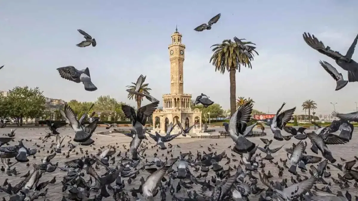 İzmir Saat Kulesi 125 Yılda Zamana Direnen Sembol