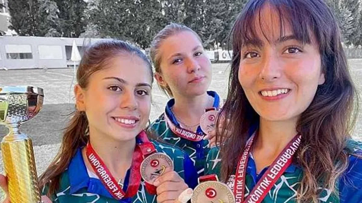Büyükşehir Okçuları Hazal ve Emircan Türkiye Şampiyonu Oldu