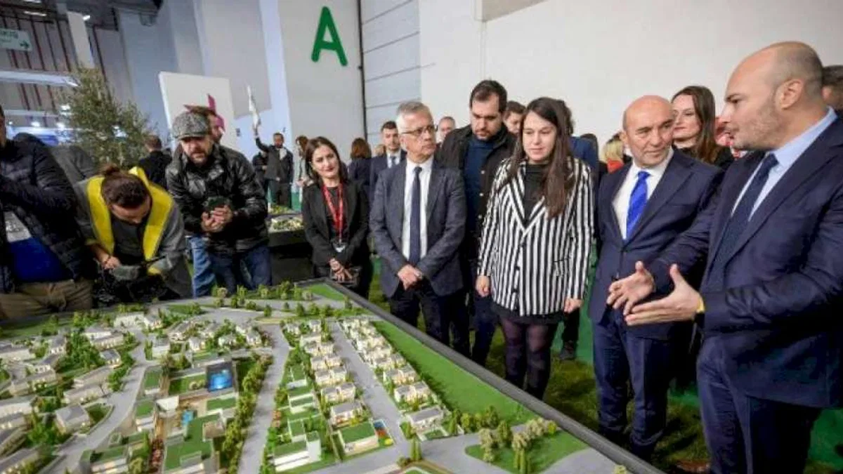 Kentsel Dönüşüm Fuarı'na yoğun ilgi