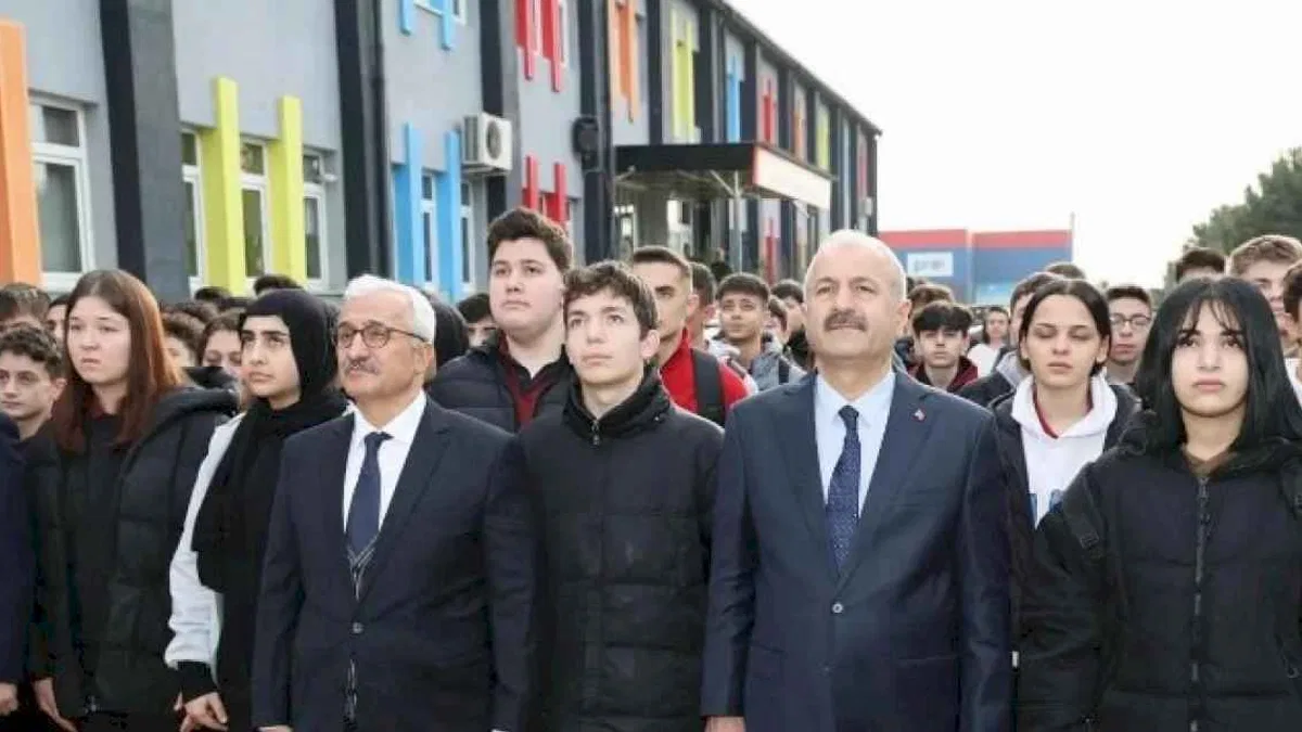 Kaymakam Özyiğit ve Başkan Büyükgöz, Pagev Meslek Lisesi'nde