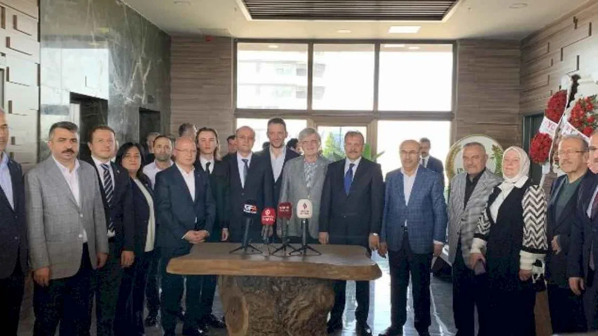 Hakan Çavuşoğlu açılışı yaptı!