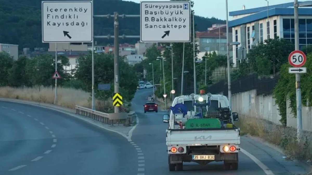 İstanbul Maltepe’de sokak ilaçlamaları sürüyor