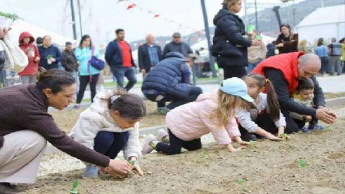 Efes Selçuk'tan deprem alanına 'tohum' desteği