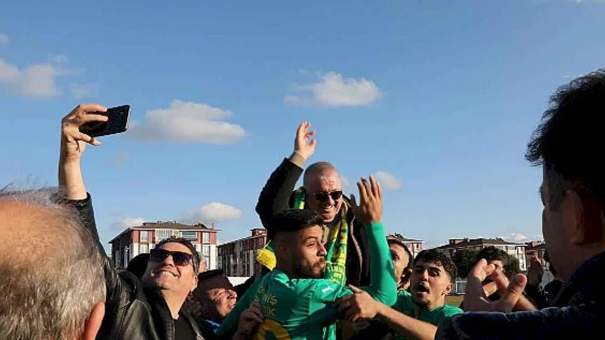 Edremitspor İznikspor'u 1-0 Mağlup Etti