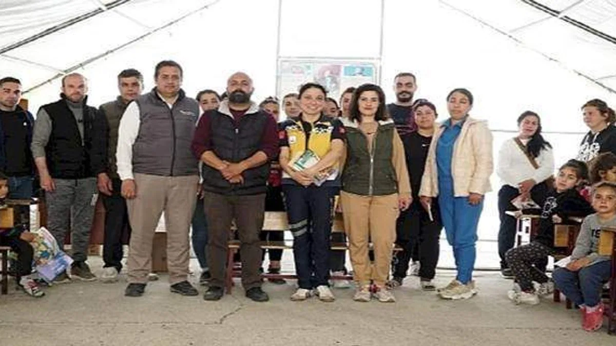 Avcılar Belediyesi Deprem Bölgesinde Çadır Okul Kurdu