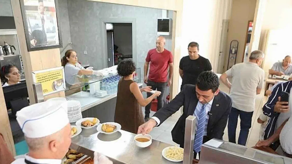 Bayraklı'da üçüncü kent lokantası açıldı