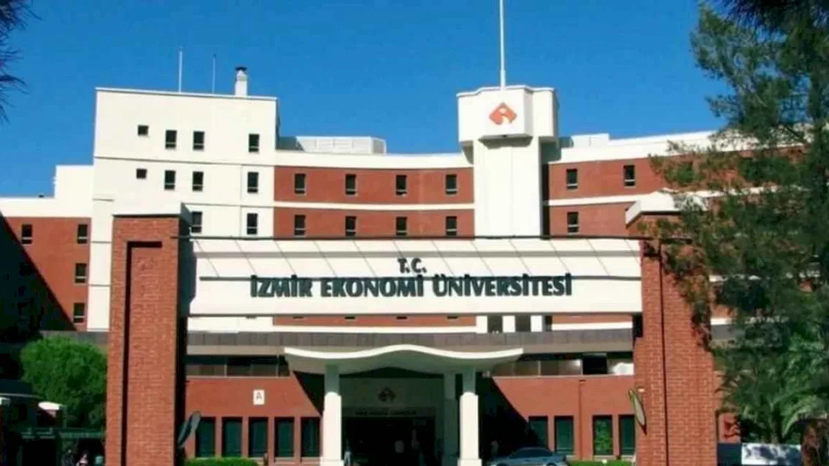 İzmir Ekonomi Üniversitesi'nde yetersiz kütüphane imza toplattı