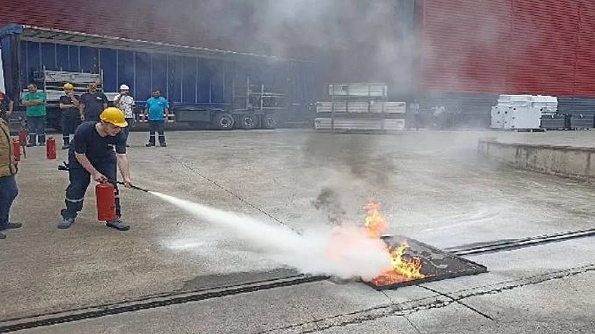 Büyükşehir İtfaiyesi eğitimlerine devam ediyor