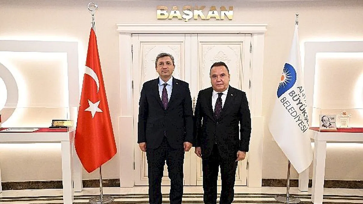 Vali Şahin'den Başkan Böcek'e iade-i ziyaret