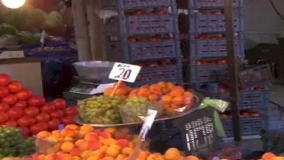 Bursa'da pazar tezgahları da ancak seyirlik!