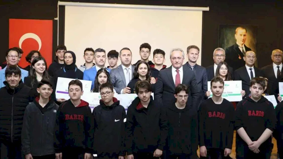 'Sağlıklı Nesil Sağlıklı Gelecek'in Bursa ödülleri sahiplerini buldu