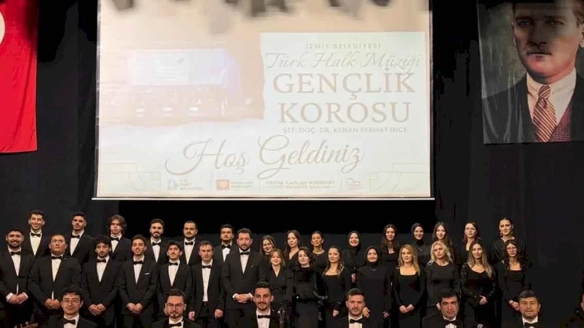 Kocaeli İzmit'te THM Gençlik Korosu’ndan muhteşem konser