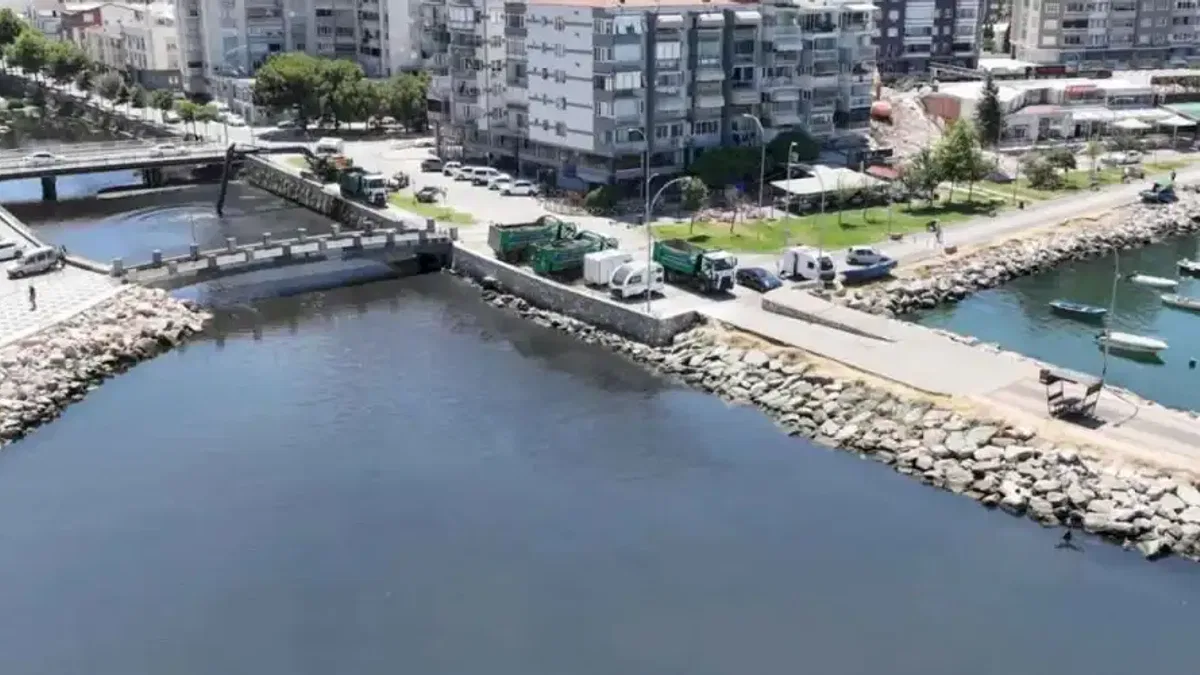 Bursa Büyükşehir’den Karsak Deresi’nde temizlik atağı
