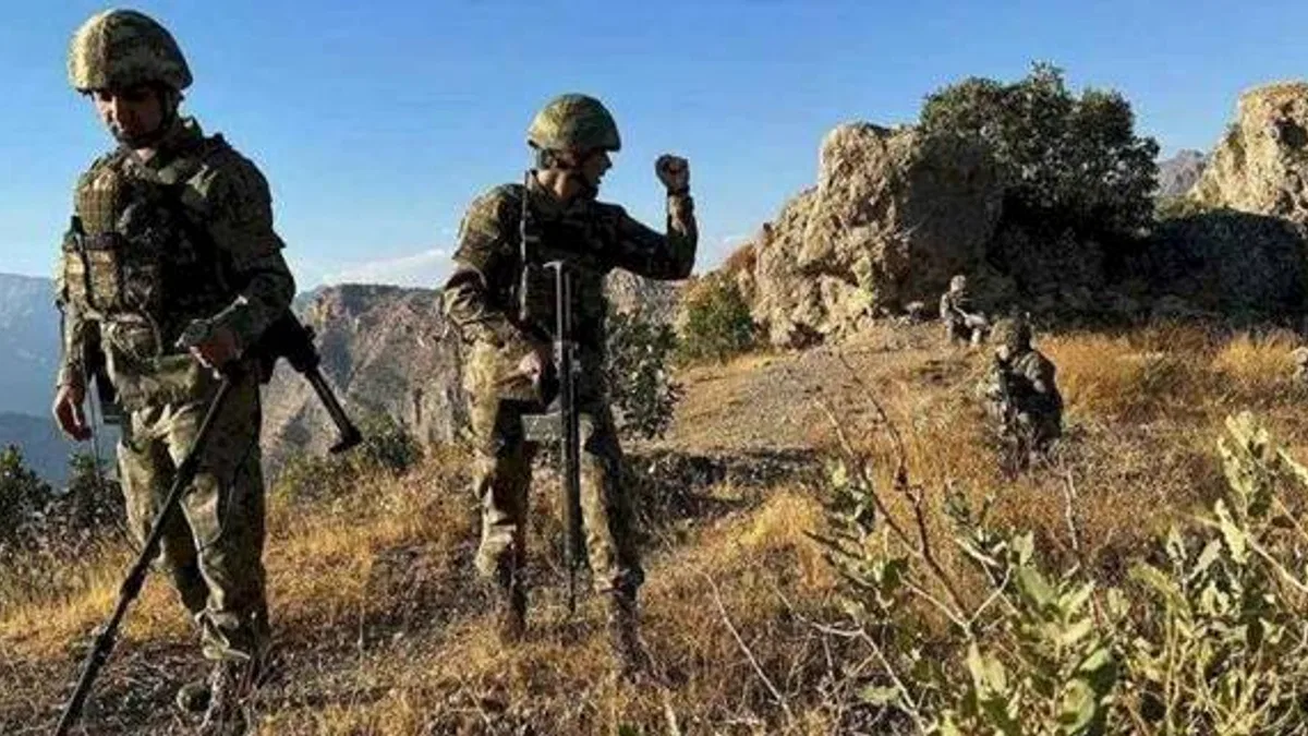 Türk askeri durdurulamıyor! 11 terörist daha etkisiz hale getirildi