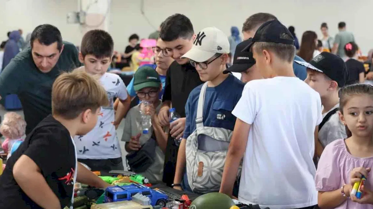 Çocuklar Genç Komek 2. El Oyuncak Pazarı ile bayram yaptı