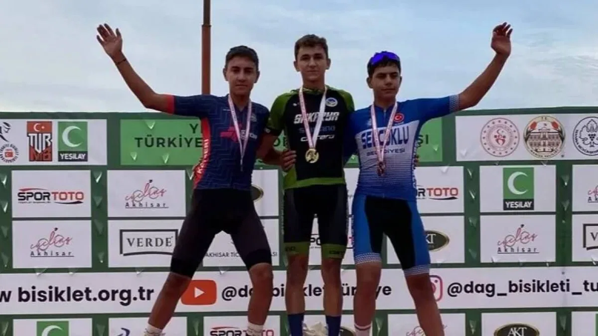 Sakarya'nın genç pedalları 42 madalya kazandı
