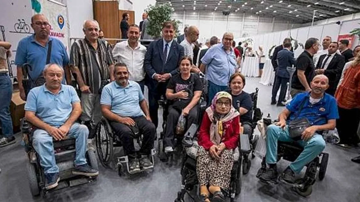 İzmir Büyükşehir yanan zeytin ağaçlarının yaşatılması için çalışma başlattı Zeytin ağaçları küllerinden doğacak