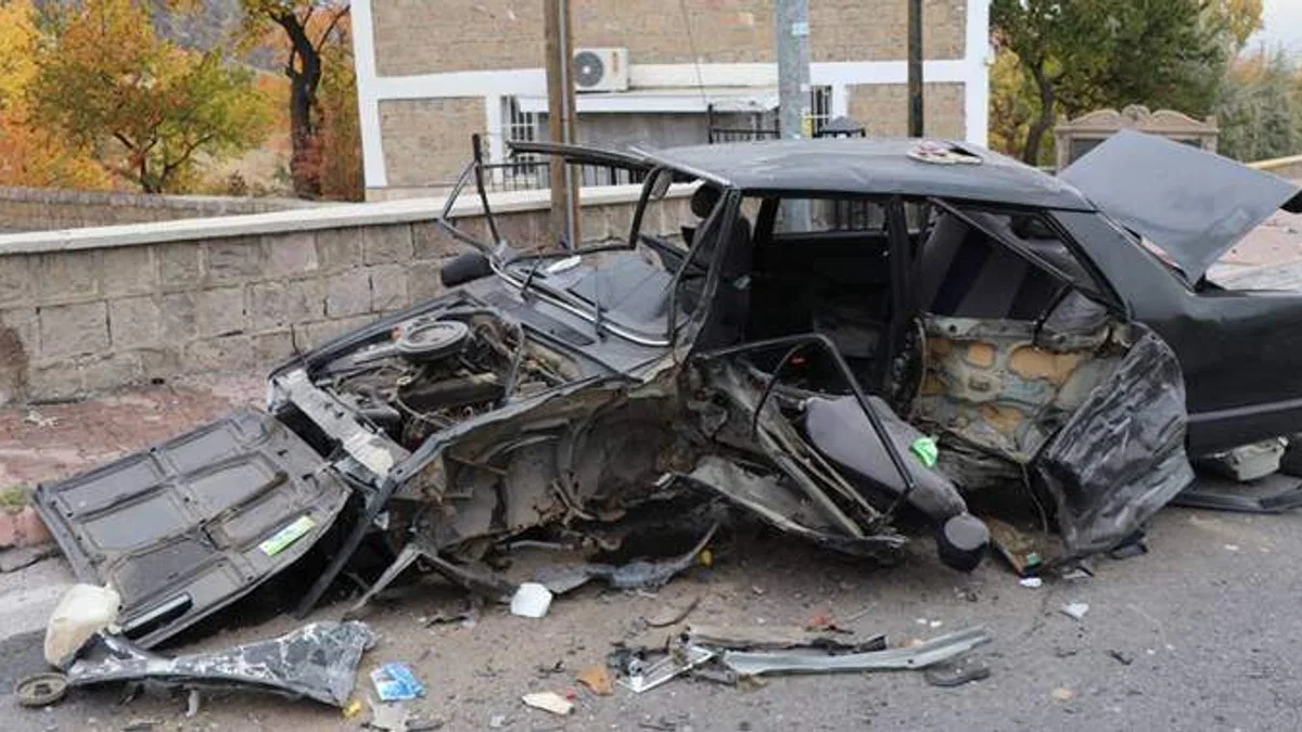 Kayseri'de trafik kazasında 4 kişi yaralandı