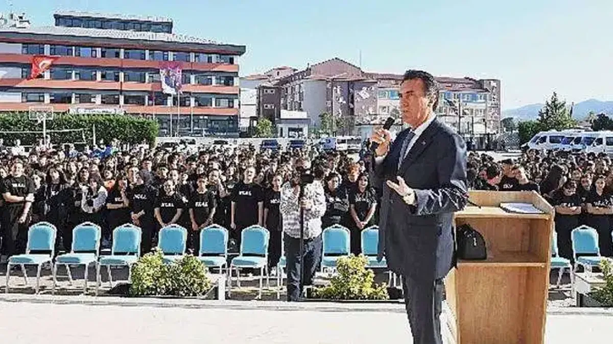 İlk ders zili Başkan Dündar'dan
