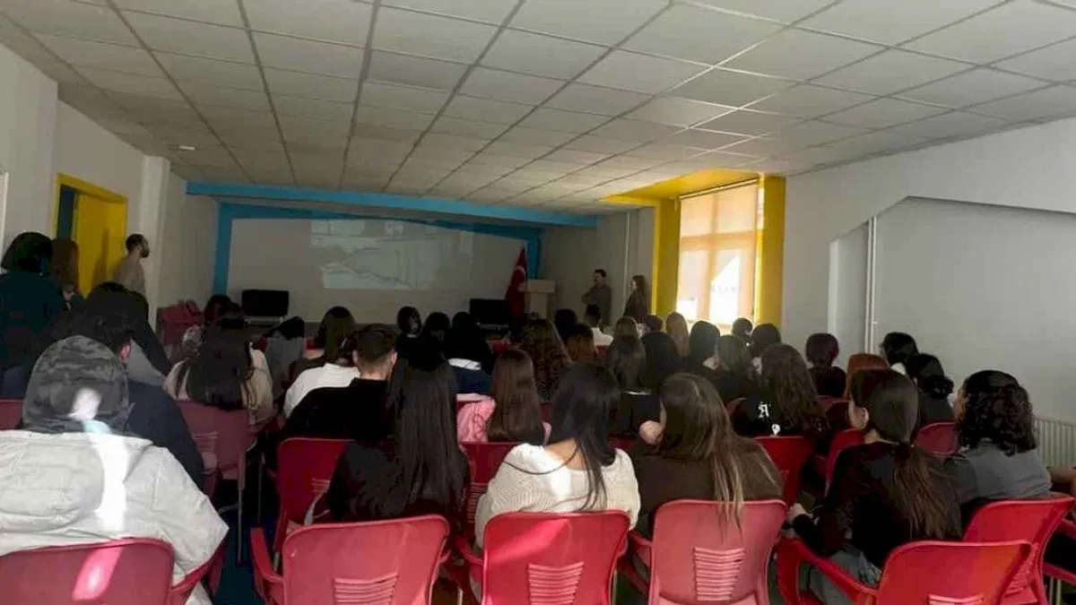 İstanbul Bakırköylü öğrenciler geleceğe umutla bakıyor