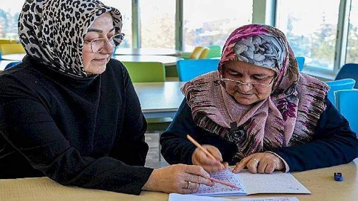 Van'lı Kadınlar Büyükşehir'le Okuma-Yazma Öğreniyor