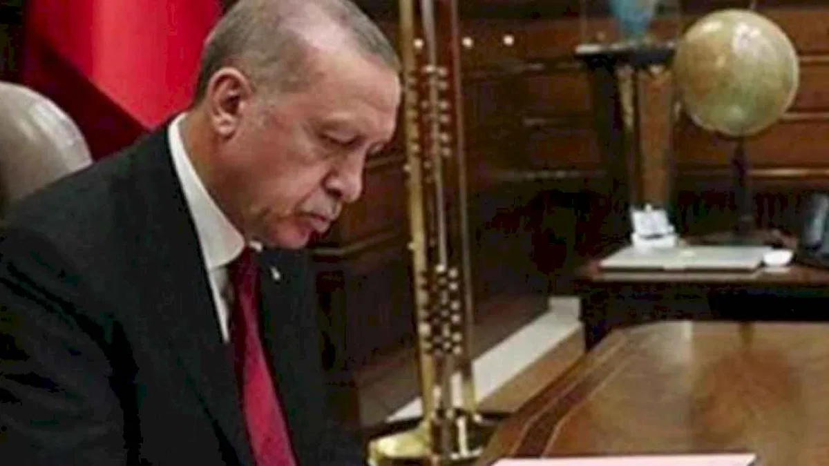 5 bakanlıkta atama ve görevden almalar Resmi Gazete'de